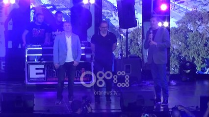 Ora News - Vlora çel zyrtarisht sezonin turistik