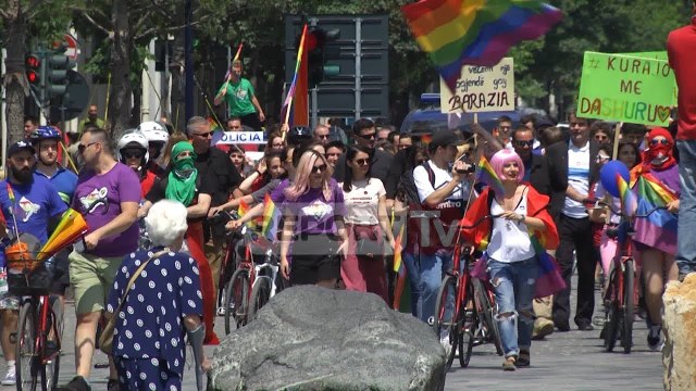 Report TV - LGBT paradë me biçikleta kundër homofobisë