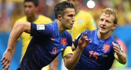 Eski Fenerbahçeli Van Persie, Futbolu Bırakmıyor