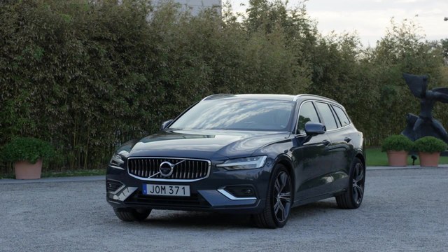 New Volvo V60 D4 Inscription Denim Blue Interior and exterior design