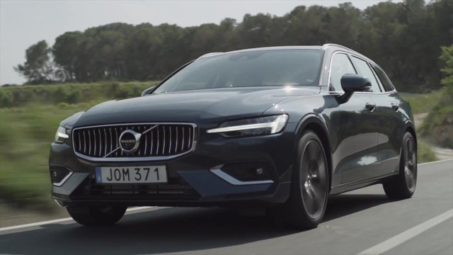 New Volvo V60 D4 Inscription Denim Blue Driving Video