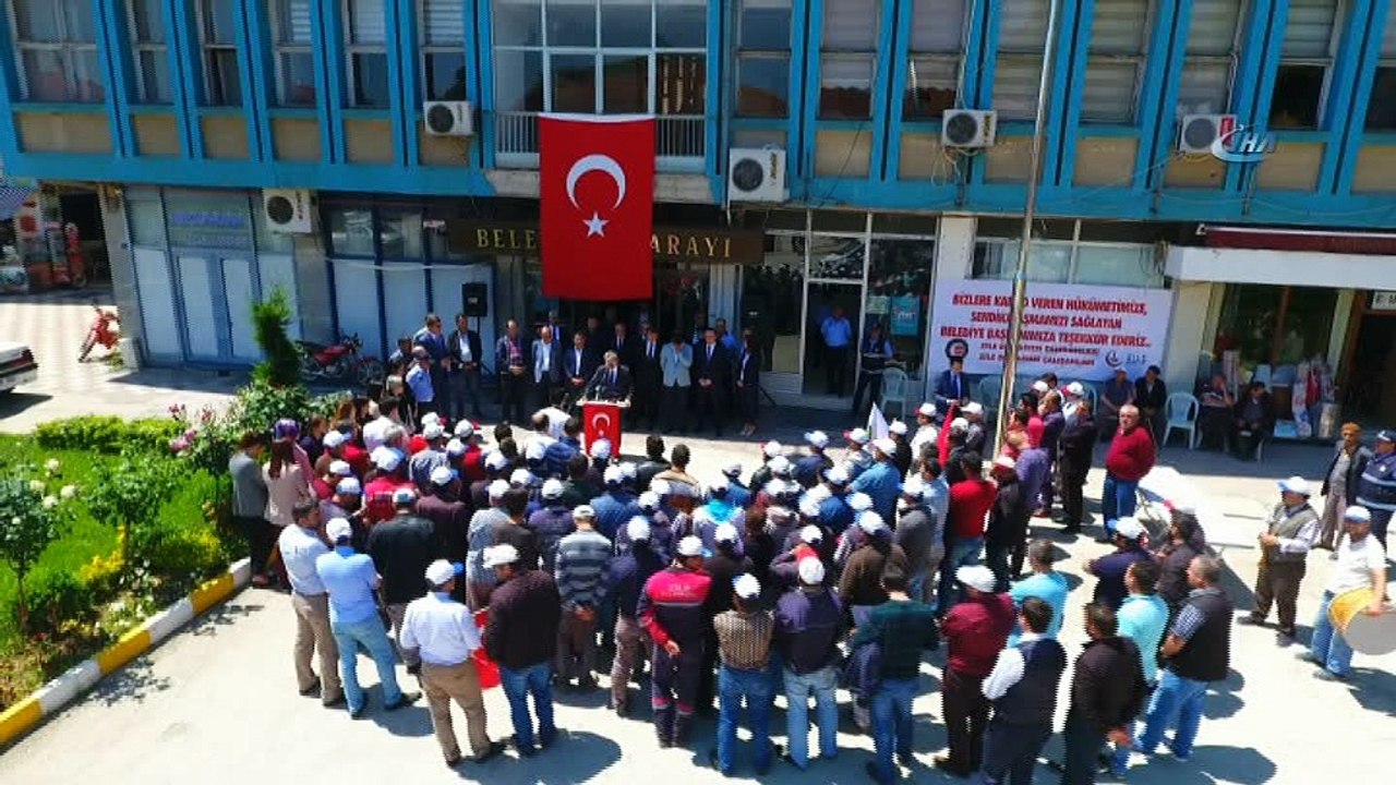 Taşerondan kadroya geçen 139 belediye çalışanı sendikalı oldu