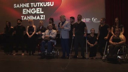 Engelli Sanatçılardan Beyoğlu'nda Tiyatro Gösterisi