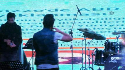 Milli yas haberini alan Ece Seçkin sahneyi ağlayarak terk etti