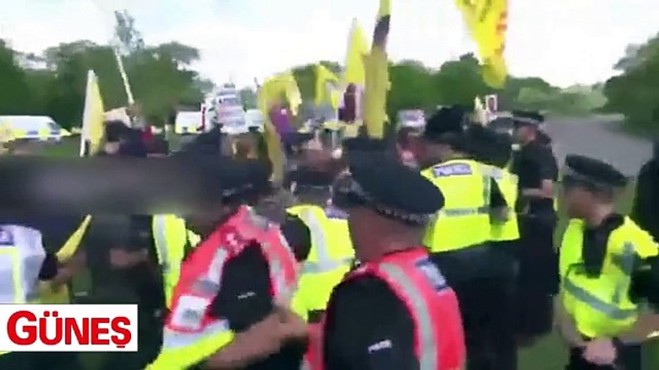 Cumhurbaşkanı Erdoğan'ın konvoyuna saldıran teröristlerin pankartlarında bakın ne yazıyor!