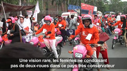 Au Pakistan, des femmes s'émancipent en deux-roues
