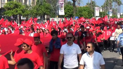 İskenderun’da mehter takımı ile gençlik yürüyüşü düzenlendi