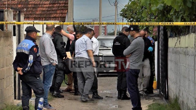 Report TV - Tiranë/ Hapin derën e shtëpisë por u plas tritoli, plagosen burrë e grua