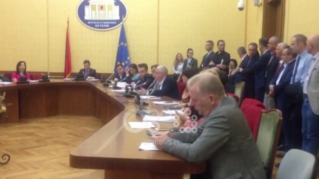 Ora News - PD bllokon punën edhe tek Komisioni i Ekonomisë