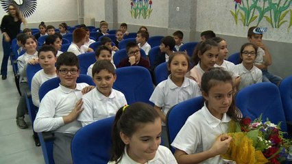 Başkan Dündar’dan öğrencilere kitap