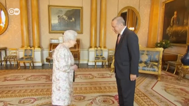 Kraliçe Elizabeth ile Cumhurbaşkanı Erdoğan görüştü