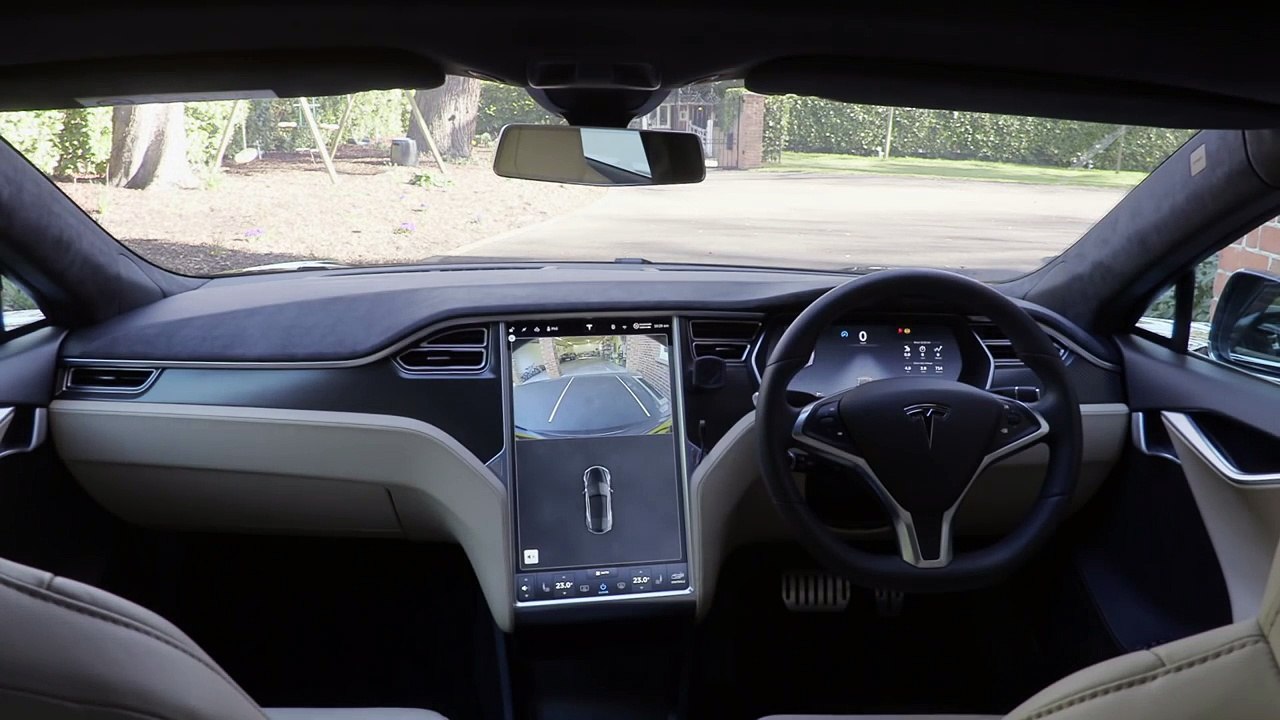 Tesla Model S P85D Summon (UK RHD)