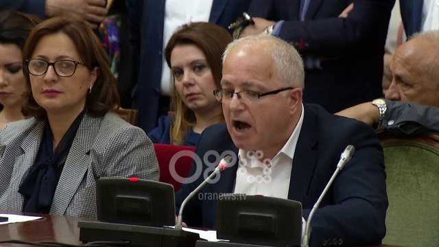 Ora News - PD bllokon Komisionet: Fatmir Xhafaj të japë dorëheqjen