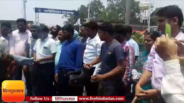 आम आदमी पार्टी का सफाई कर्मचारियों के हक में प्रदर्शन