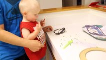 Comment enlever un petit pois coincé dans le nez d'un enfant