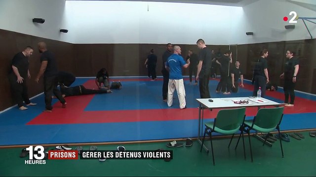 Prisons : apprendre à gérer les détenus violents