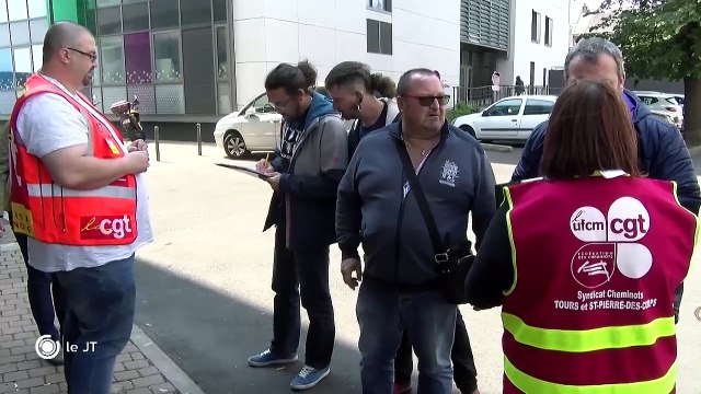 A LA UNE/ SNCF: les syndicats veulent mobiliser les non grévistes - 15/05/2018