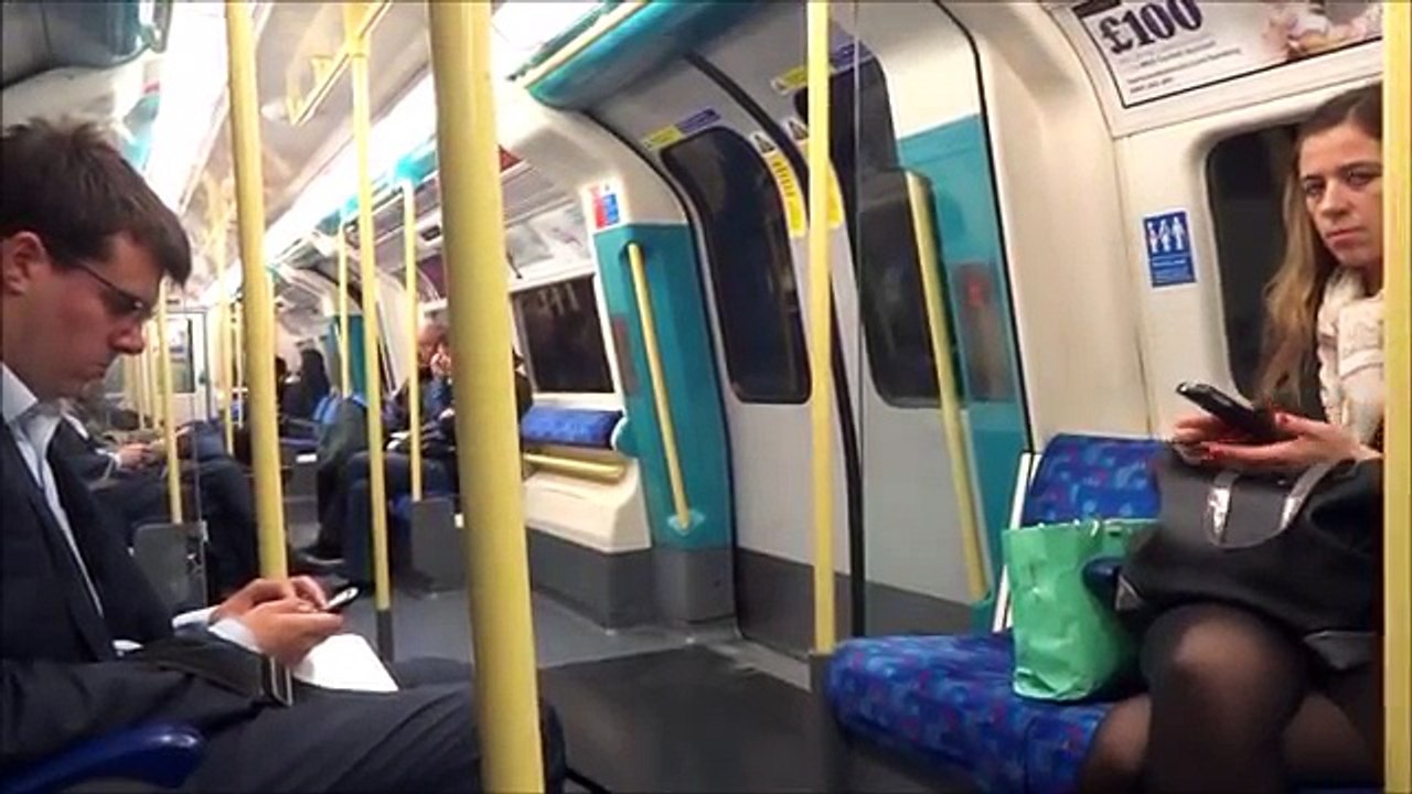 Journey On The Jubilee Line Canary Wharf -Westminster London Underground