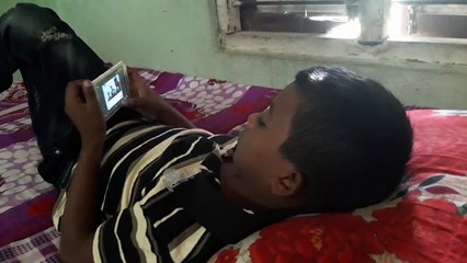 आफ्नो गीत हेरेर भावुक बने अशोक दर्जी, भिडियो हेर्दे भन्छन्, मलाई कस्तो देखीएको छ ?