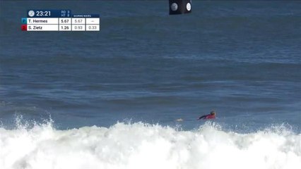 Adrénaline - Surf : Sebastian Zietz with an 8.67 Wave vs. T.Hermes