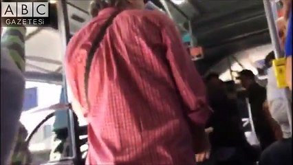 Metrobüste öpüşenlerden rahatsız olan yolcuya tepki