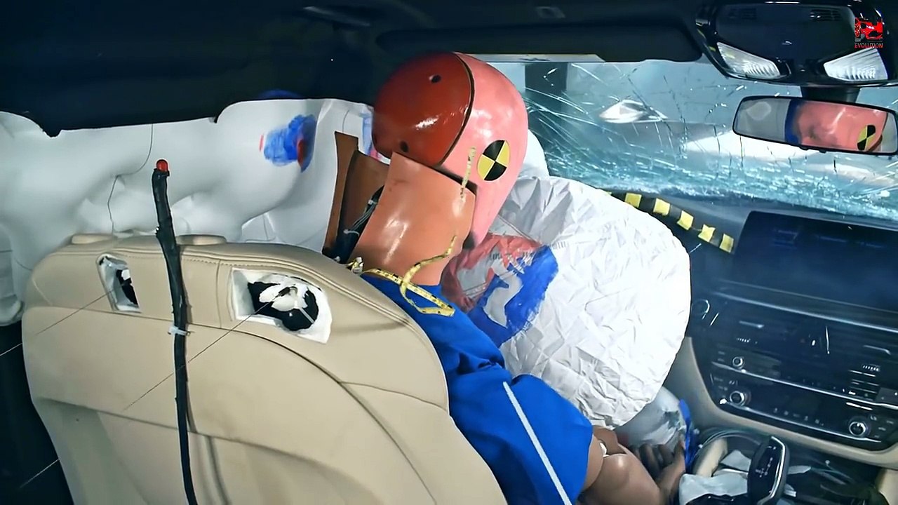 TOP_5_LUXURY_SEDAN_Crash_Test