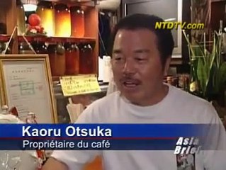 Les singes employés comme serveurs au Japon