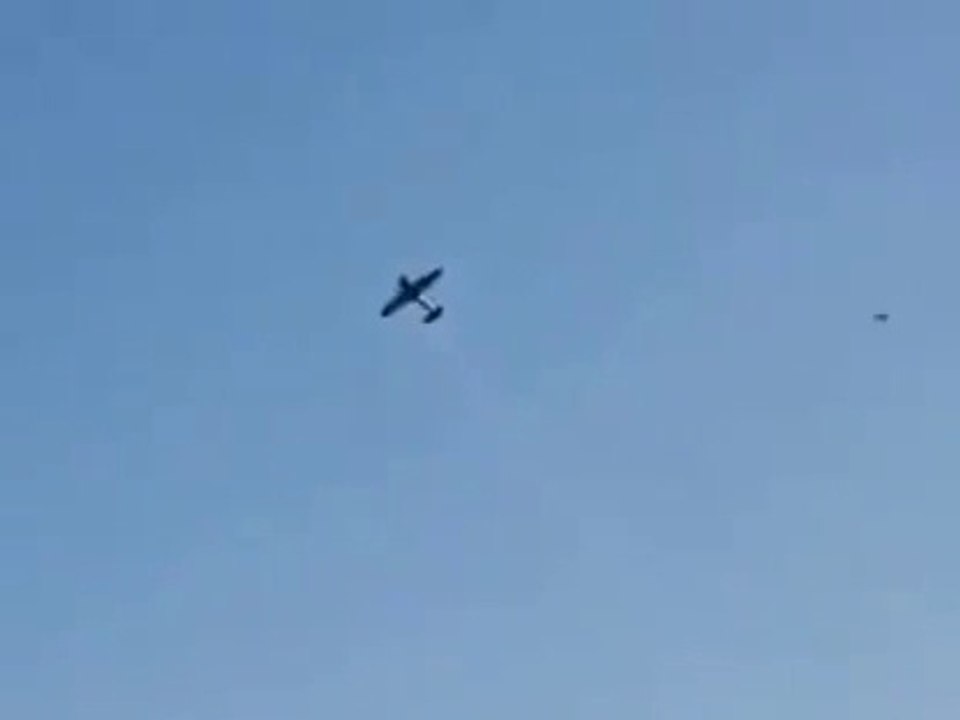 OVNI derriba avión de acrobacias