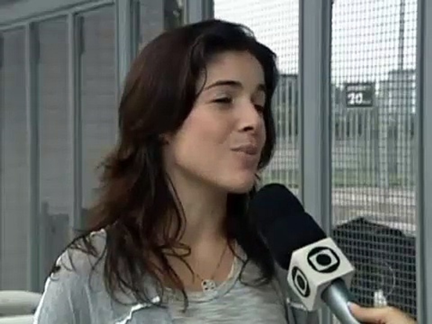 Repórter reclama de papagaios de pirata!
