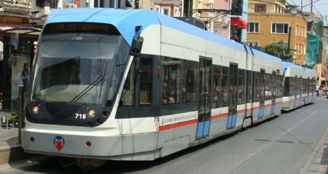 İstanbul'daki Bağcılar-Kabataş Tramvay Seferlerinde Aksama Yaşandı
