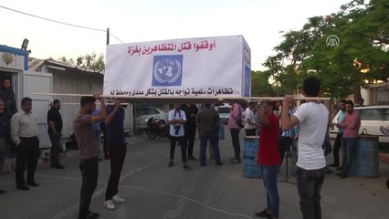 Gazze Şehitleri Anısına Mum Yakıp İsrail'i Protesto Ettiler