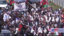 باوجود آنکه باشندگان باریکۀ غزه امروز مشغول مراسم تدفین کشته شدگان دیروز خود میباشند، اما شهر های 'بیت الحم' و 'رام الله' در کرانۀ غربی رود اردن، شاهد اعتراضات
