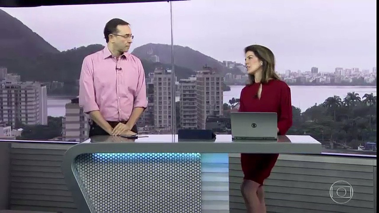 “Ouvo sim!” - Secretário de Educação dá gafe ao vivo!