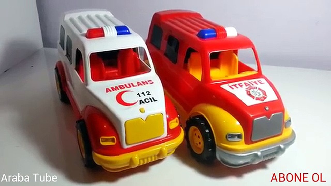 Oyuncak ambulans ve itfaiye arabası çizgi film