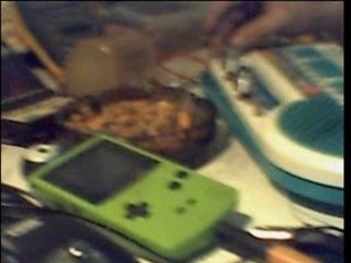 Circuit Bending-HackTivisT-video firstpianola+gameboycamera