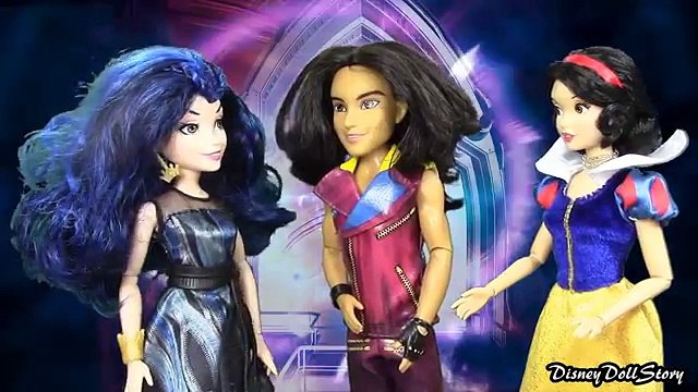 Evil Evie Kidnapped Ben and Mal - Part 3- Evie is the Queen Descendants Disney