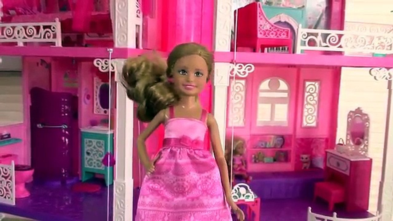 Barbies Dreamhouse Tour Stacie And Chelsea Give A Tour Of Barbies Dream House Doll House