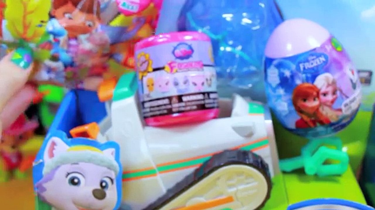 PATRULHA CANINA BRINQUEDOS Everest Peppa Pig George Moto de Neve Ovo Surpresa Portugues Ep 6