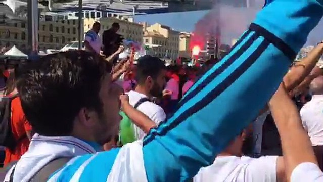 OM-Atlético : chants olympiens avant le verre de l'amitié sous l'ombrière du Vieux-Port