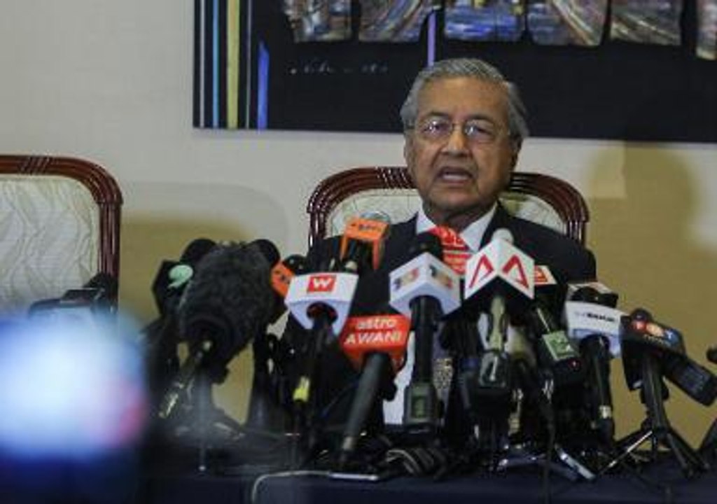 Dr M: 10 core ministries to start carrying out their duties