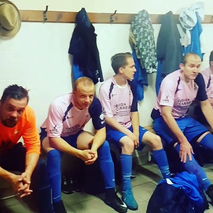 Dans les vestiaires des seniors 2