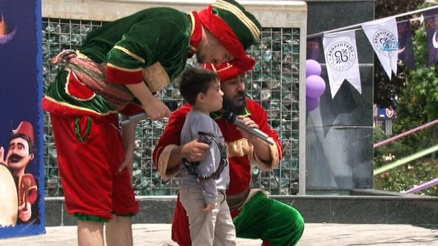 Tekne orucu tutan çocuklar ilk iftarını yaptı