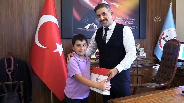 Oyuncak silahlarını aldığı öğrencilere oyuncak armağan etti - KIRKLARELİ