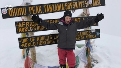 Babasına yakın olmak için Kilimanjaro'ya tırmandı