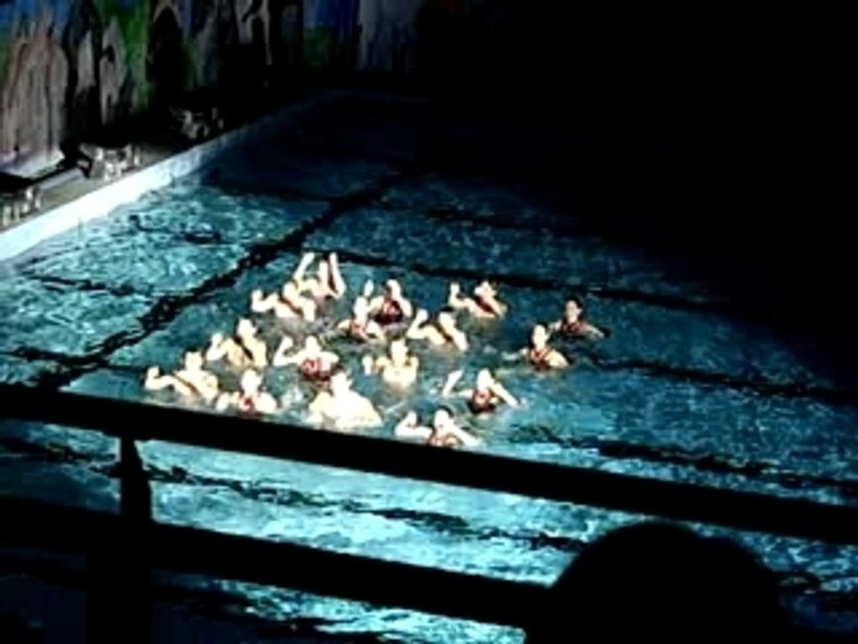 Choré avec les hommes.