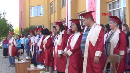 Manisa Temsili Mezuniyet Belgesi Alıp, Kep Attılar