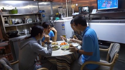 Chineses batem recorde vivendo em cápsula autossustentável