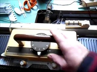 Setting up a Singer or Studio knitting machine for absolute beginners