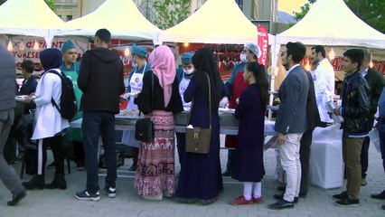 Hakkari Belediyesi iftar çadırı açtı