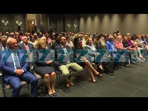 ISH MINISTRI I JASHTEM GREK FLET PER POLITIKANET SHQIPTARE - News, Lajme - Kanali 13